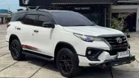 KM LOW | FORTUNER VRZ TRD 2.4 AT 2019/2020 TOYOTA FORTUNER KICK SENSOR