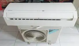 Jual ac daikin 1/2 pk R32 lowwat 360 watt kondisi 95% ori semua