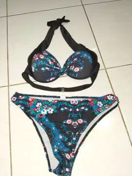 Beachwear / bikini wanita