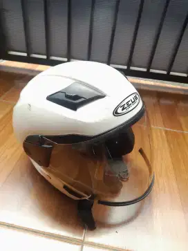 HELM ZEUS 611 PUTIH