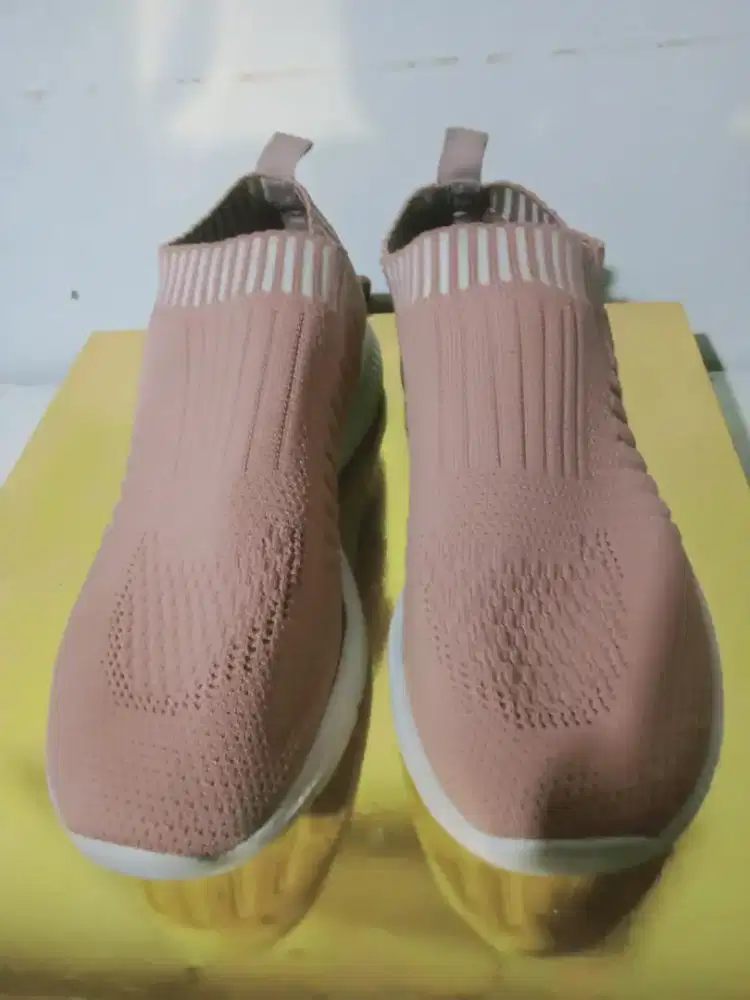 Sepatu Nevada size 37