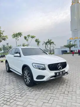 MERCEDES BENZ GLC250 A/T PUTIH 2015 BMW X4 GLC200 GLC300 GLB250