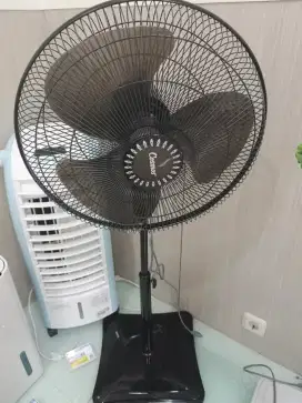 COSMOS STAND FAN BLACK