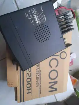 Radio Rig icom 2200 H with airband