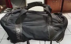 Tas olahraga merk nike masih bagus