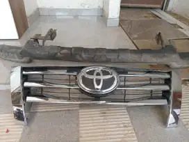 Grill Toyota Fortuner FRZ