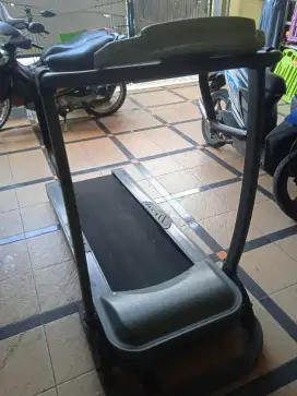 DIJUAL Treadmill merk X2FIT