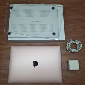 Macbook Air M1 2020 apple 256Gb Chip M1 Gold