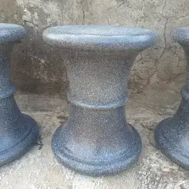 Pilar pajangan tanaman hias atau bonsai