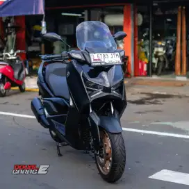 Yamaha XMAX 250 hitam 2023 LOW KM