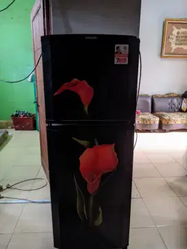 Kulkas 2 pintu merek sanken 1.7 jt nego