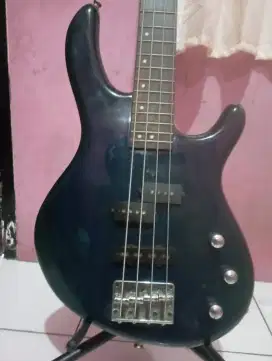 Bass cort+ stand + tas seadanya