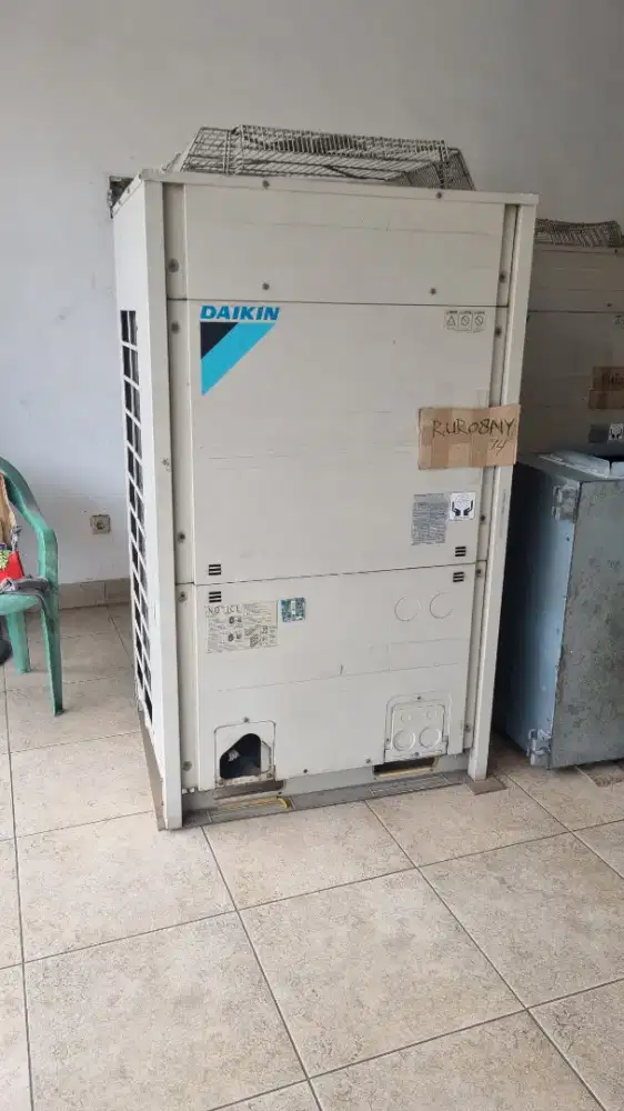 DAIKIN SPLIT DUCK AC FDR08NY 8PK AC BESAR