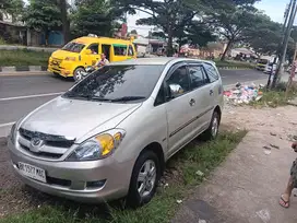 Toyota Kijang Innova 2007 Bensin