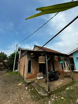 DIJUAL RUMAH DAN LAHAN KOSONG SELUAS 220 METER (KURLEB)