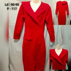 Dress merah mewah