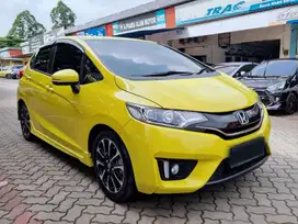 ISTIMEWA!!  HONDA JAZZ 1.5 RS MATIC 2017 KUNING