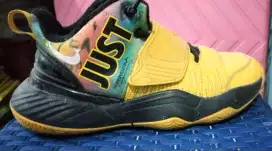 2 pasang sepatu eks singapura