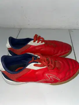 Sepatu Futsal Metasala