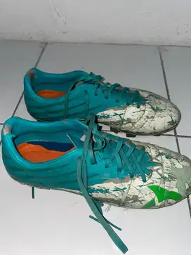 Sepatu Bola Ortuseight