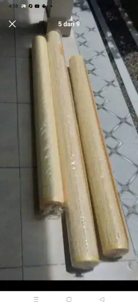 Tikar rotan dan tirai kayu dan bambu