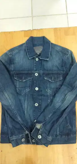 Jaket jeans cowok Giordano