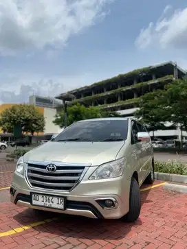 Kijang Innova Silver Metalic Istimewa 2014