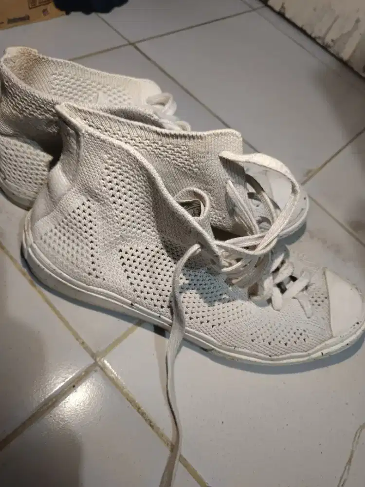 Sepatu Converse