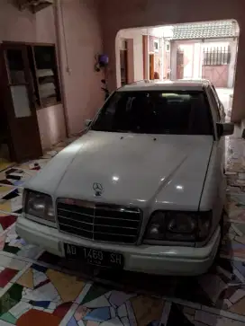 Mercedes benz e 200