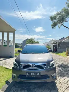 Toyota Innova 2.0 V Luxury Bensin tahun 2012