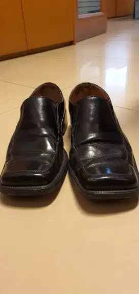 Sepatu pria kulit asli ukuran 42