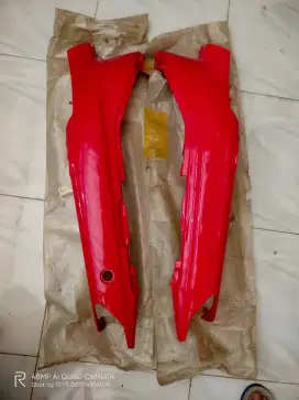 Cover Bodi Yamaha Crypton Merah Original