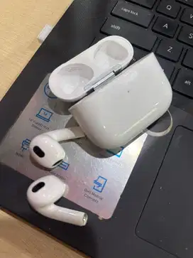 Airpods Gen 3 with wireless case