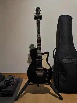 Silvertone Reissue 1303 U2 Black Gloss Vintage Electric Guitar