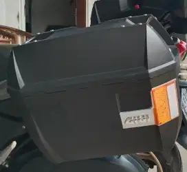 Side box givi 23ns