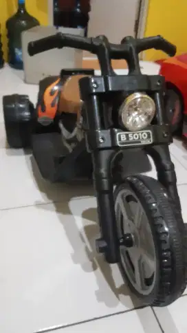 Motor aki mobil mainan anak