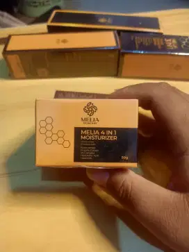 Melia 4 in Moisturizer