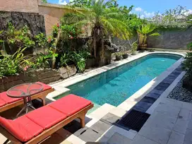 vila luas dan furniture di ungasan