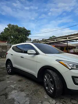 Hyundai Santa Fe 2012 Diesel Low KM