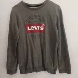 crewneck levi's