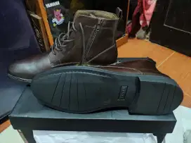 Sepatu kulit asli merk PRABU