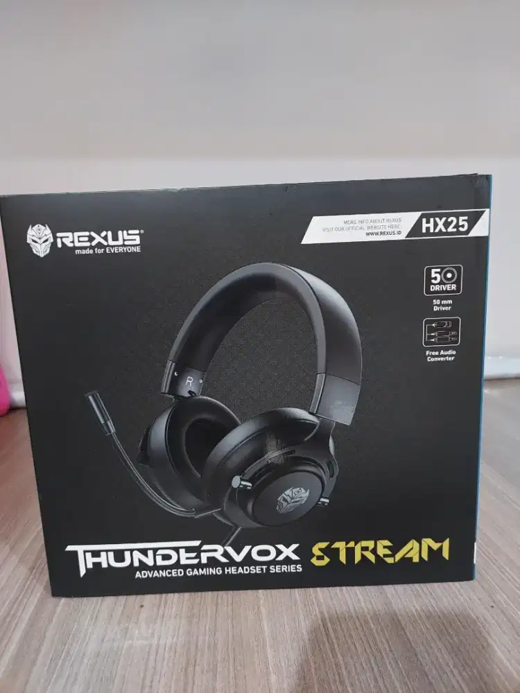 Headphone gamers