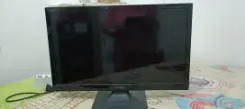 Dua TV Sharp kondisi bagus