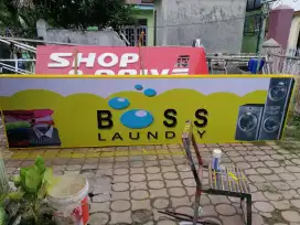 Neon box, Plank merek toko