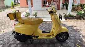 dijual Vespa lx 125 igets kuning surat lengkap pajak hidup mulus