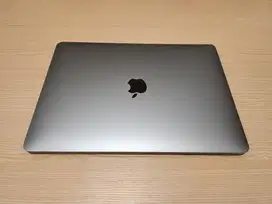 Macbook Pro 13 Inch 2017 (Seperti Baru)