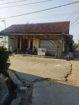 Rumah Toko Siap huni pinggir jalan