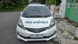 Dijual Honda Jazz RS 2013 - Plat AD