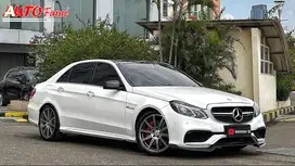 Mercedes Benz E63 AMG 6.200CC Biturbo White On Black NIK 2013