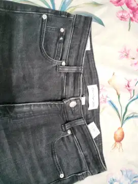 CALVIN KLEIN JEANS